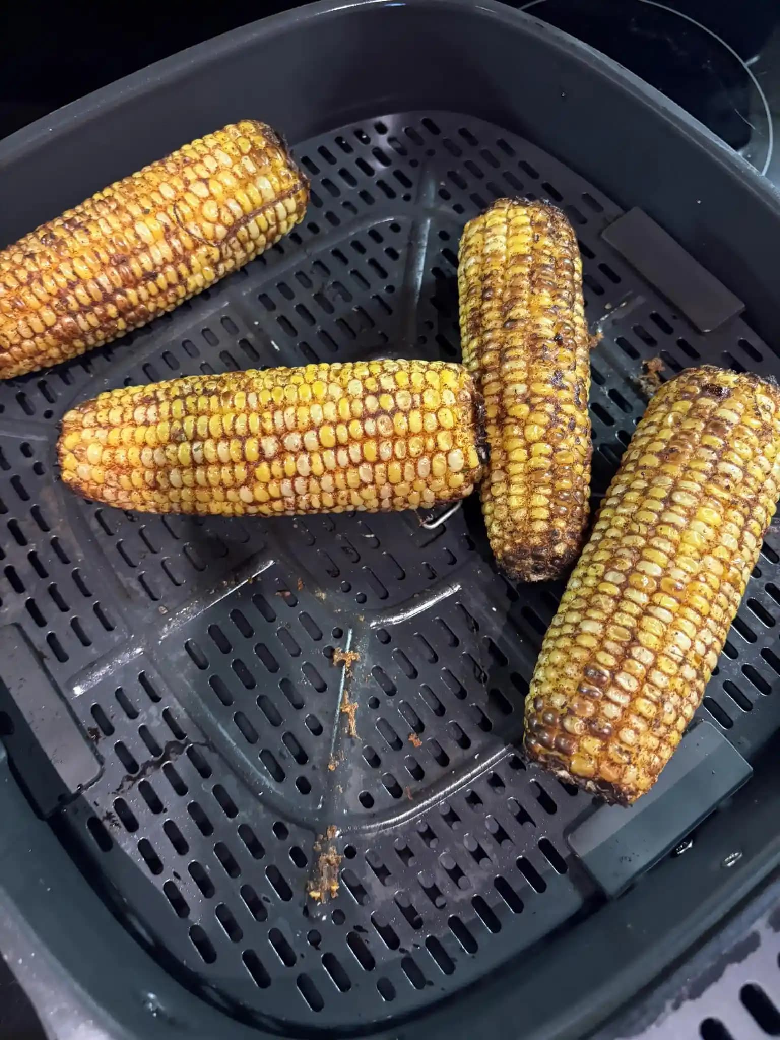 Air Fryer'da Mısır Pişirme: Hızlı ve Lezzetli Yan Yemek Hazırlama Yöntemi