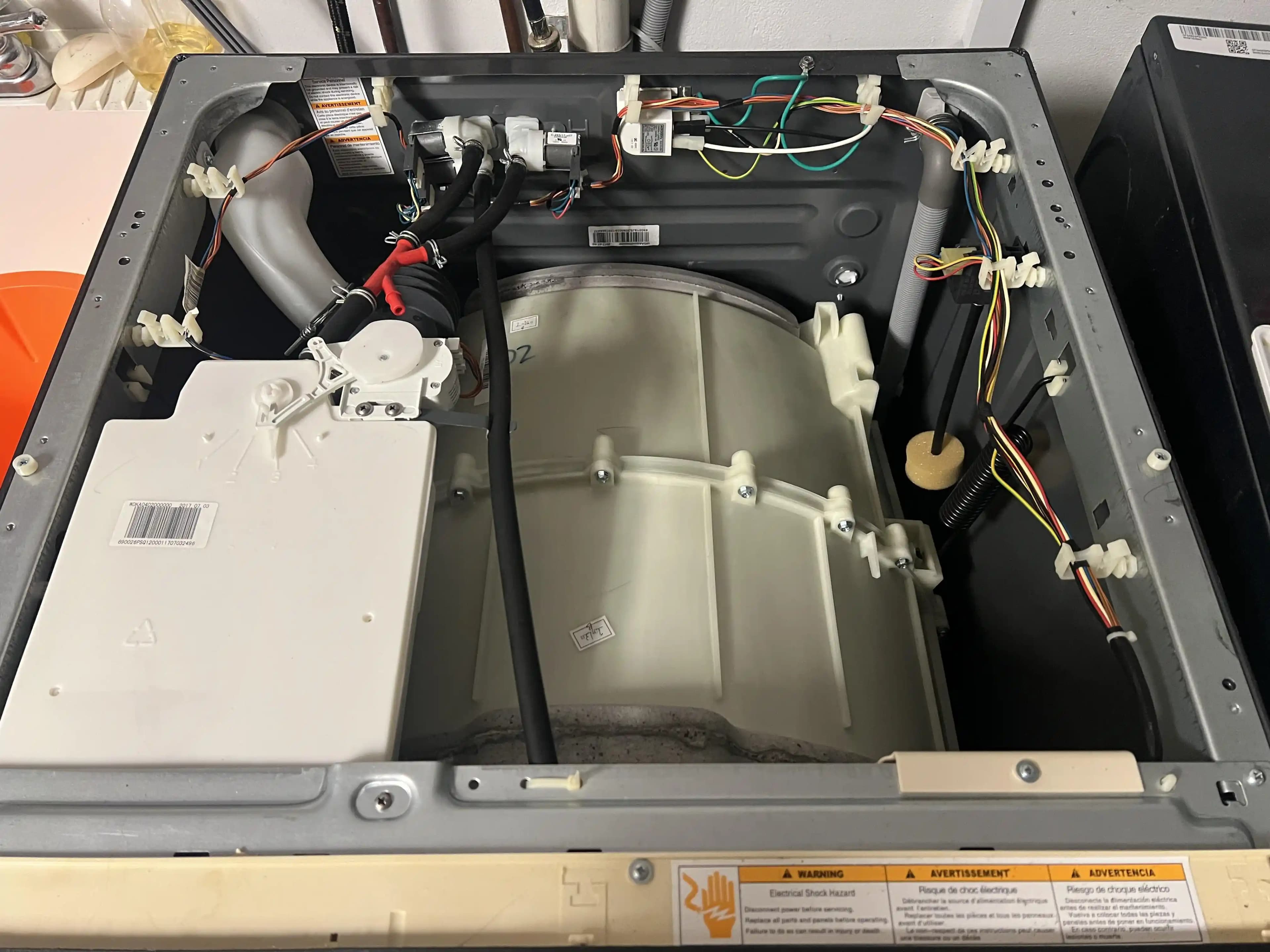 Çamaşır Makinesinde Sürekli Su Dolumu Sorunu: Nedenleri ve Çözüm Yöntemleri