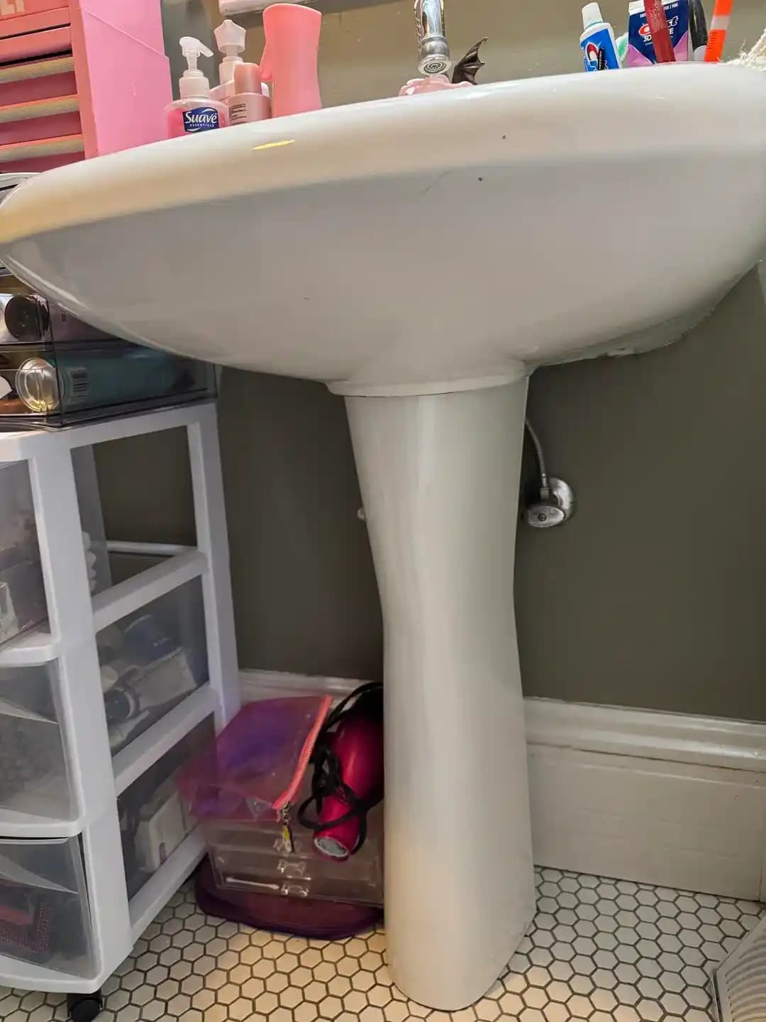 Çömlek Lavabo Sifonuna Erişim ve Kayıp Eşyaların Geri Alınması Yöntemleri