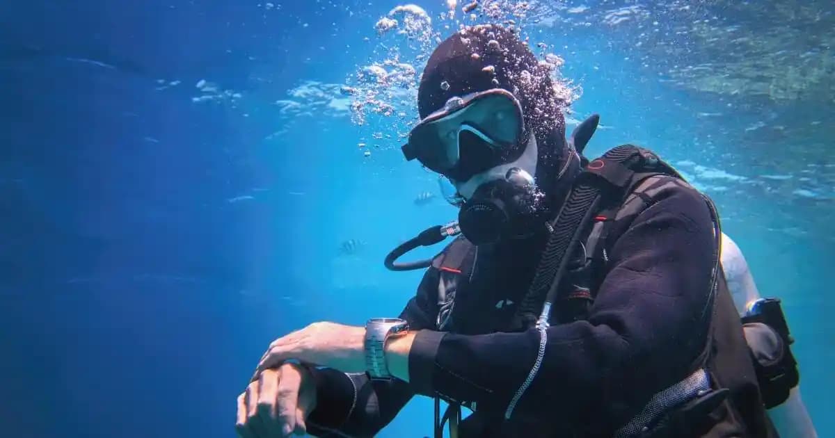 Dalgıçlar İçin Ekzoskeleton Teknolojisi ve Geleneksel Su Scooterlarının Karşılaştırılması