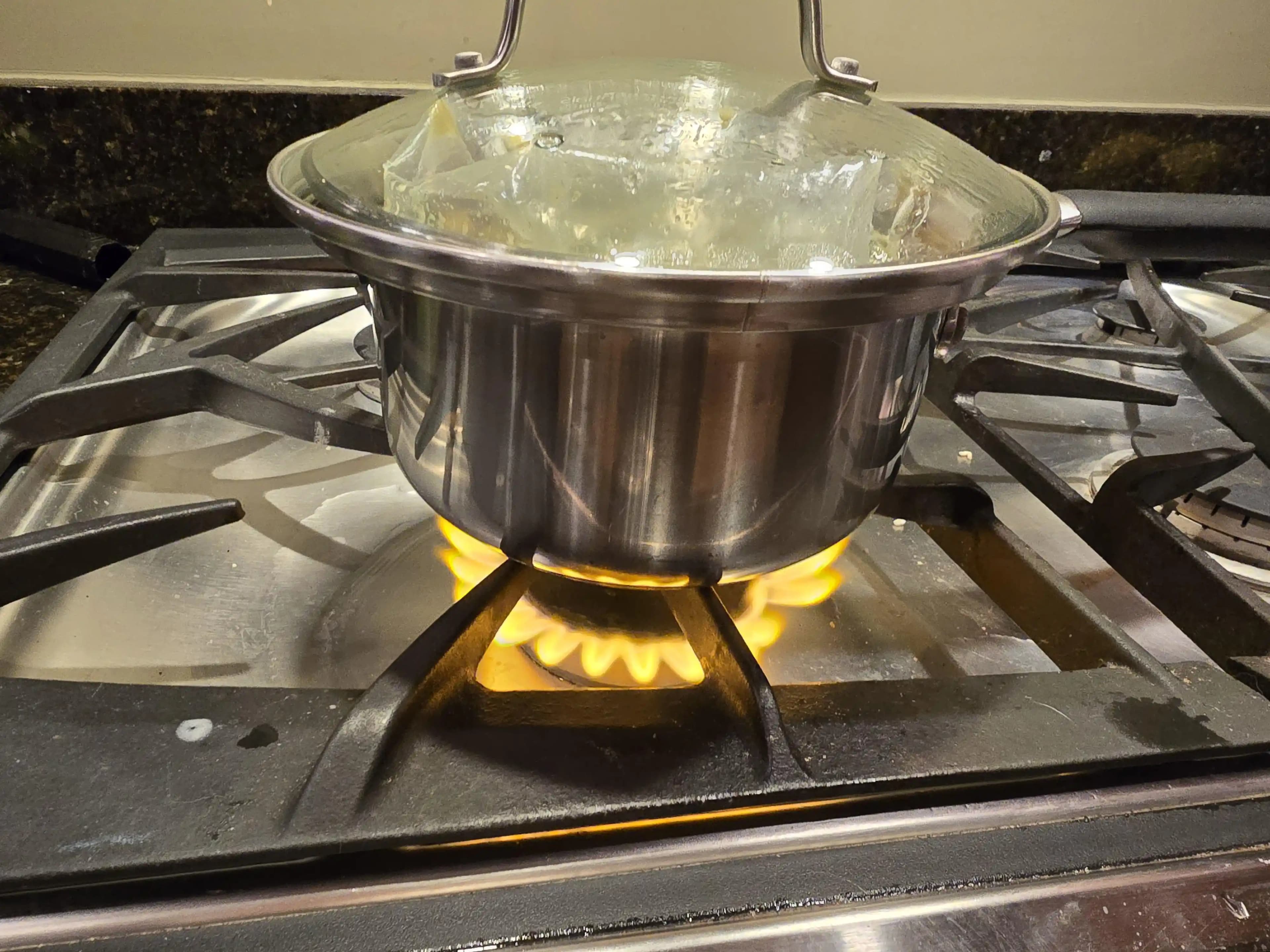 Gazlı Ocaklarda Turuncu Alev ve Su Teması: Nedenleri, Etkileri ve Çözüm Yolları