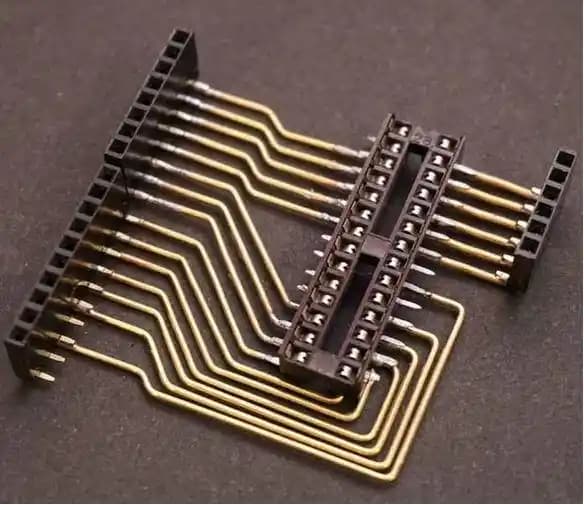 Şeffaf PCB'ler ve Freeform Devre Tasarımı: Estetik ve İşlevselliğin Elektronikte Buluşması