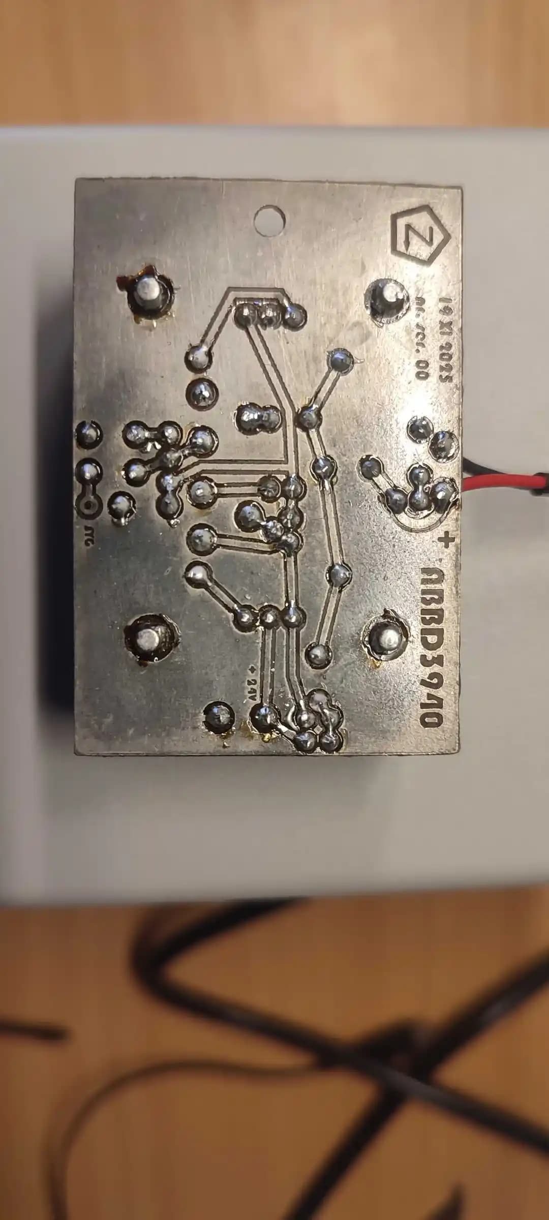 Sınıf AB Gitar Amfisi Tasarımı: Güç, Distorsiyon ve Devre Optimizasyonu Yaklaşımları