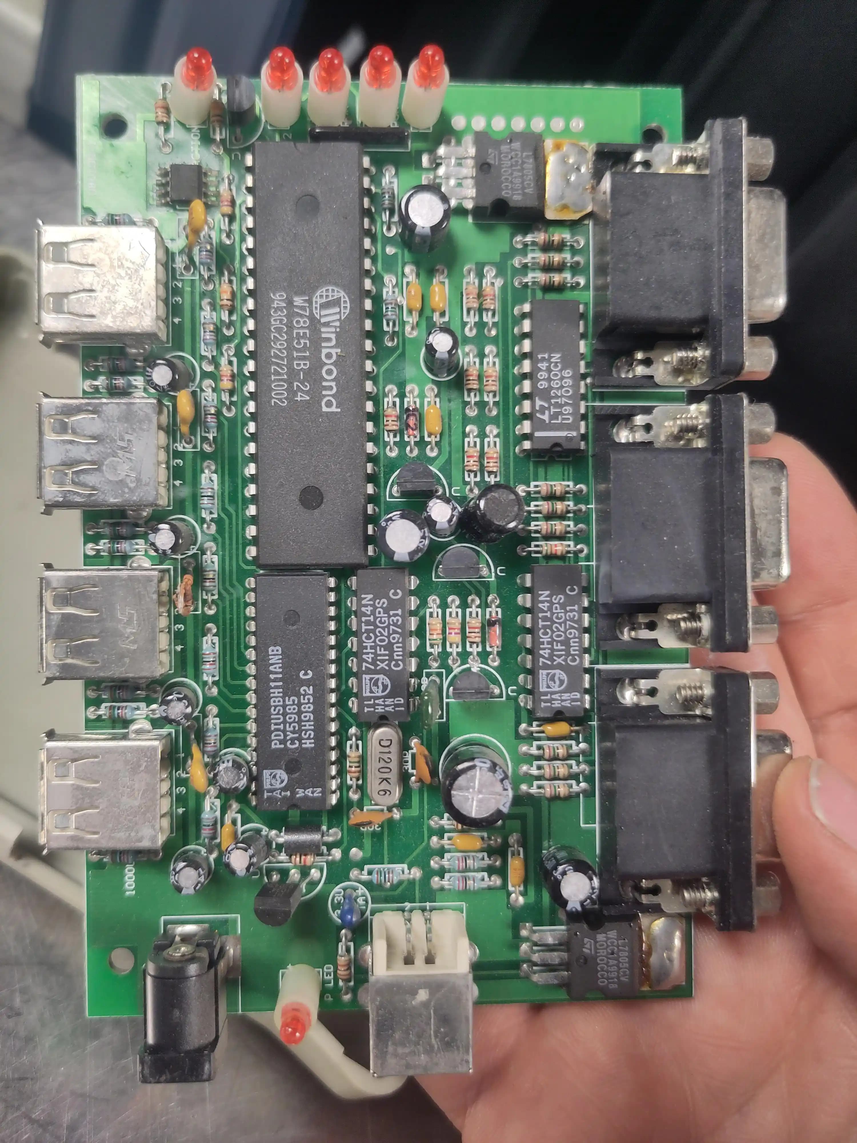 Tamamen Delikli Bileşenlerden Oluşan USB Hub Tasarımı ve Endüstriyel Kullanımı