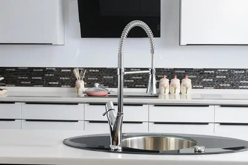 Tezgah Derinliğinde Buzdolabı Seçimi: Markalar, Modeller ve Fiyat Performans Analizi