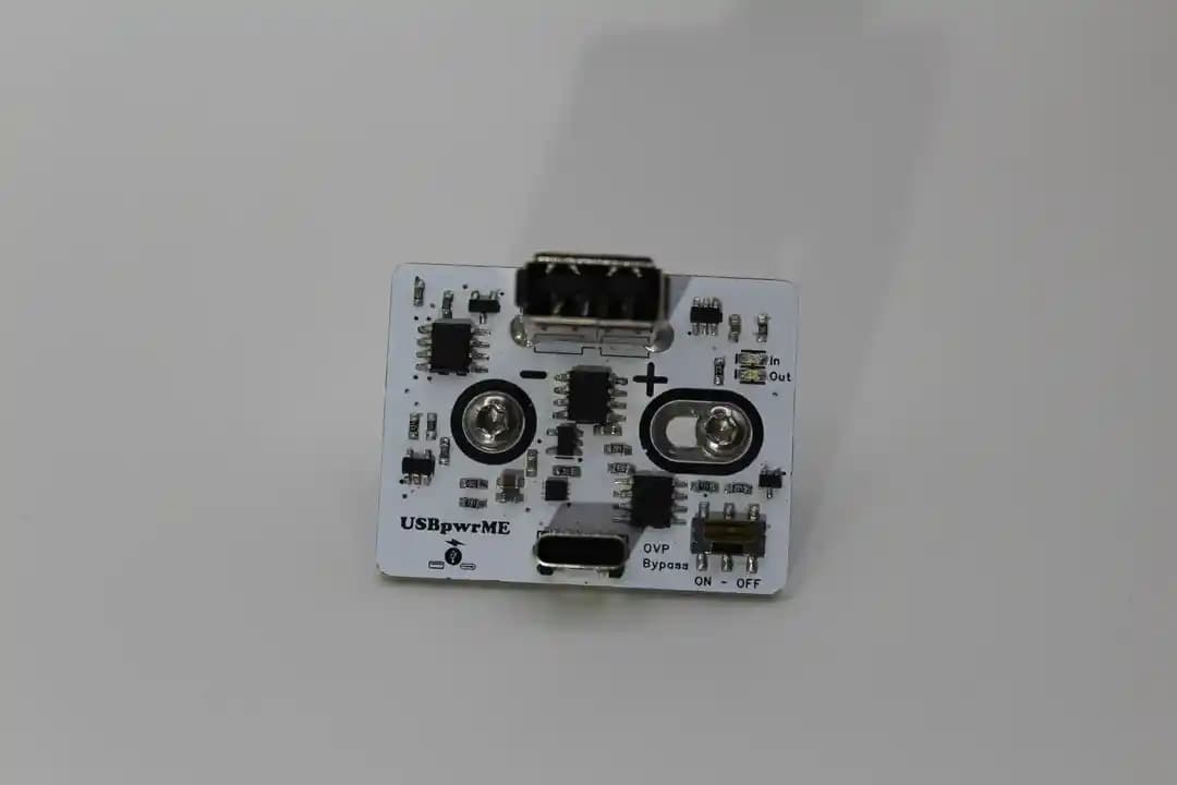 USBpwrME Adaptörü: Çok Yönlü USB Güç Kaynağı Tasarımı ve Teknik İncelemesi