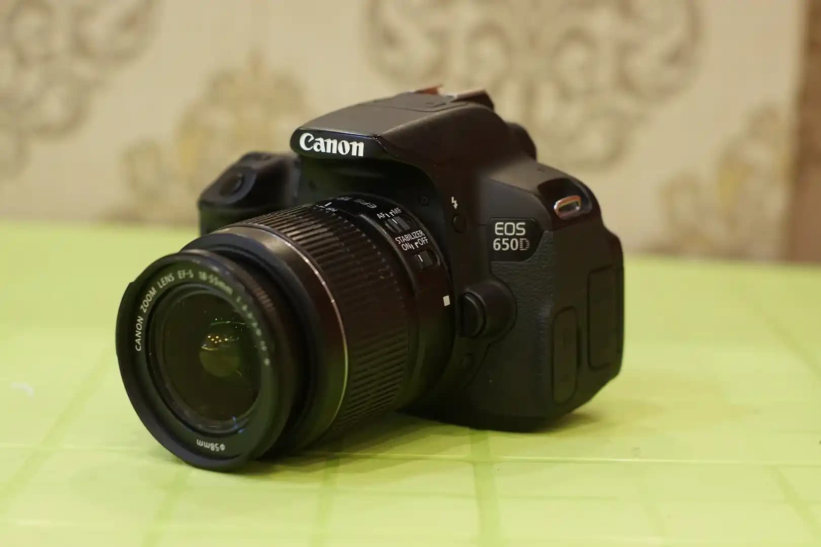 Canon 650D DSLR Fotoğraf Makinesi: Özellikler ve Teknik Detaylar İncelemesi
