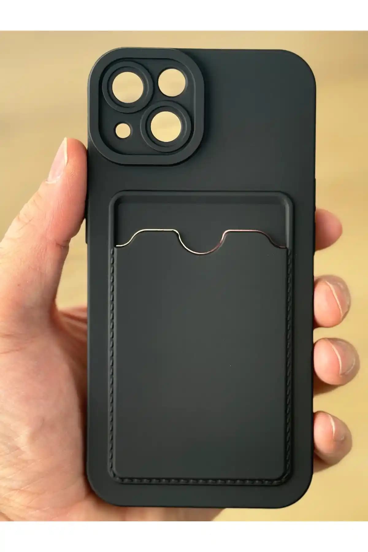 iPhone 13 için Fibaks ve Go Aksesuar Kılıfı Karşılaştırması ve Özellikleri