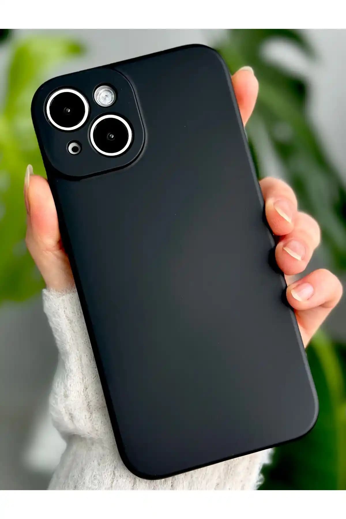 iPhone 13 ve 14 için uyumlu dayanıklı ve şık silikon kılıf karşılaştırması