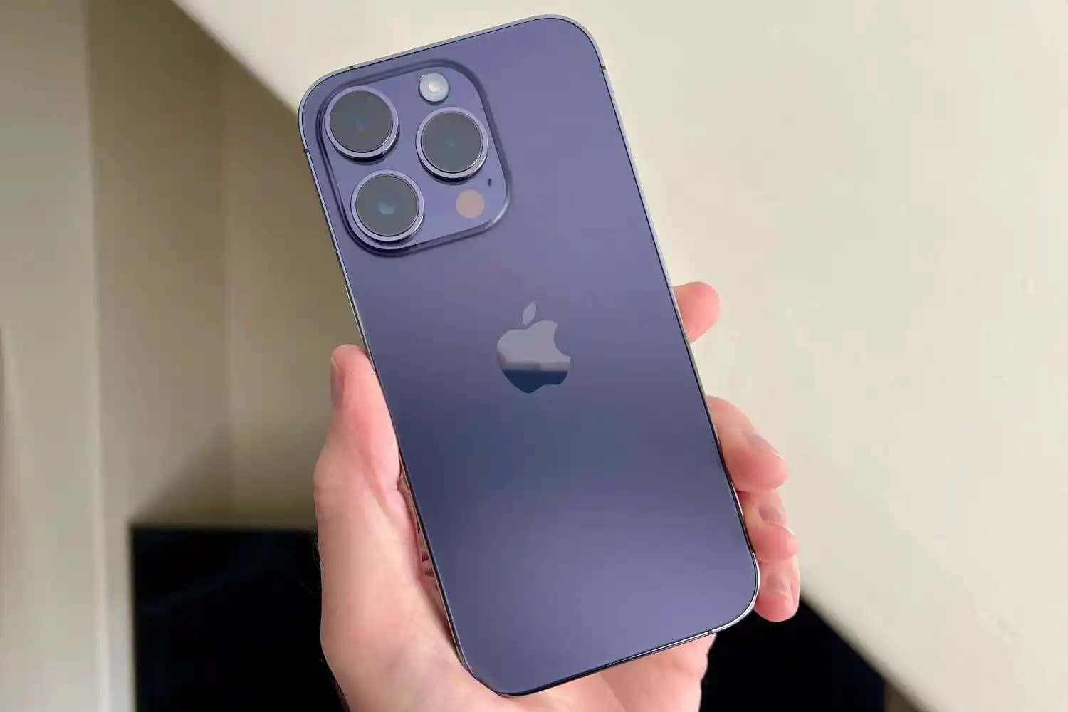 iPhone 14'ün renk seçenekleri ve mor rengin olası özellikleri hakkında güncel bilgiler
