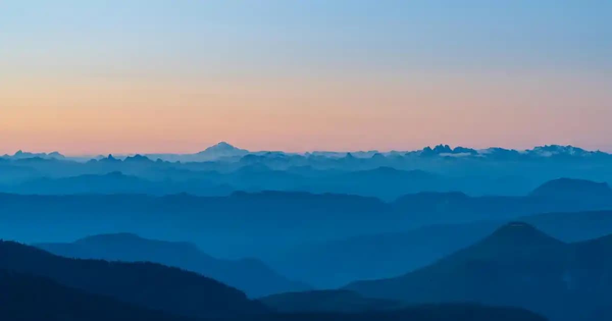 OnePlus 13 Pro Gold: Güçlü Performans ve Şık Tasarım ile Modern Akıllı Telefon Deneyimi