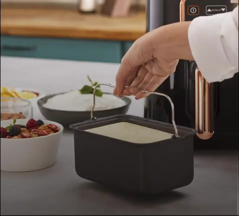 Air Fryer Temizliği: Zorluklar, Etkili Yöntemler ve Model Seçimi Üzerine İnceleme