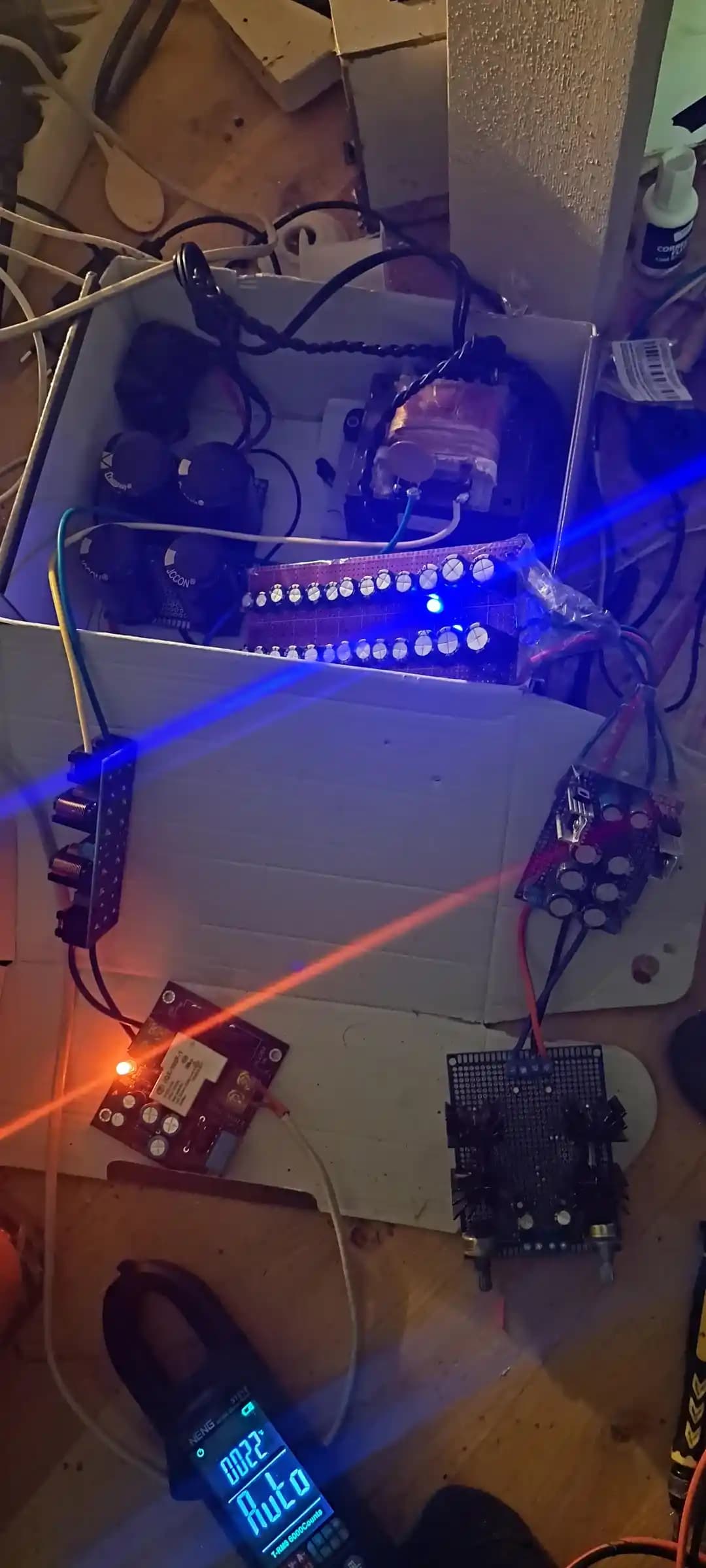 Güç Kaynağı Tasarımında Regülatör, Kapasitör ve Koruma Devreleri İçin Temel İlkeler