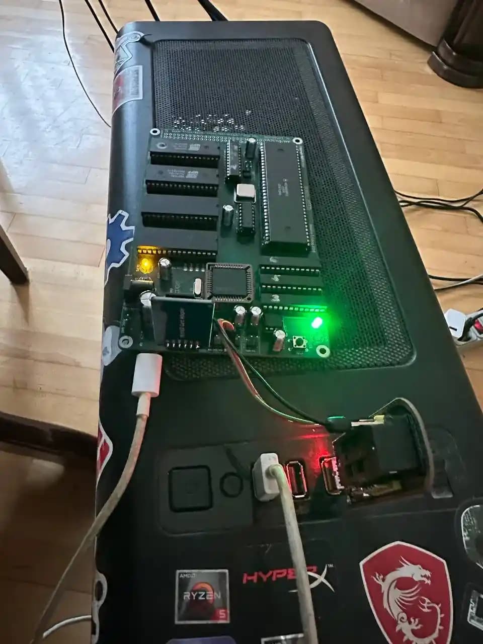 Rosco M68k Açık Kaynak Retro Bilgisayarının Donanım ve Yazılım Özellikleri