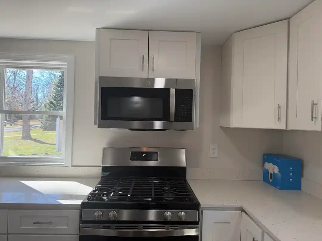 Whirlpool ve GE Ev Aletleri Karşılaştırması: Teknik Özellikler ve Kullanıcı Deneyimleri