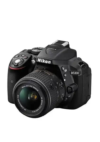 Nikon D5300 ve 18-55 Mm Lens Seti: Yüksek Çözünürlüklü Profesyonel ve Başlangıç Seviyesi Kamera
