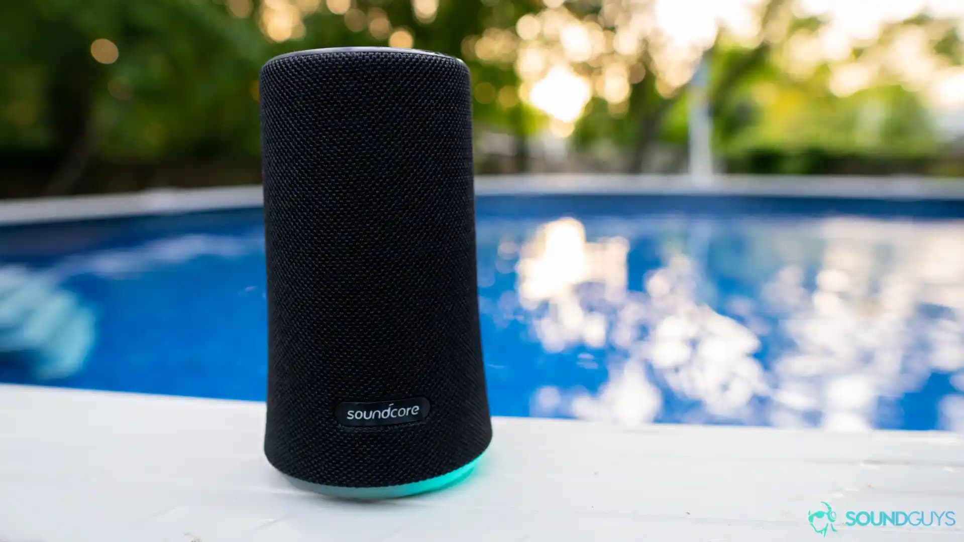 Anker Soundcore Flare: Taşınabilir ve Suya Dayanıklı 360 Derece Sesli Kablosuz Hoparlör