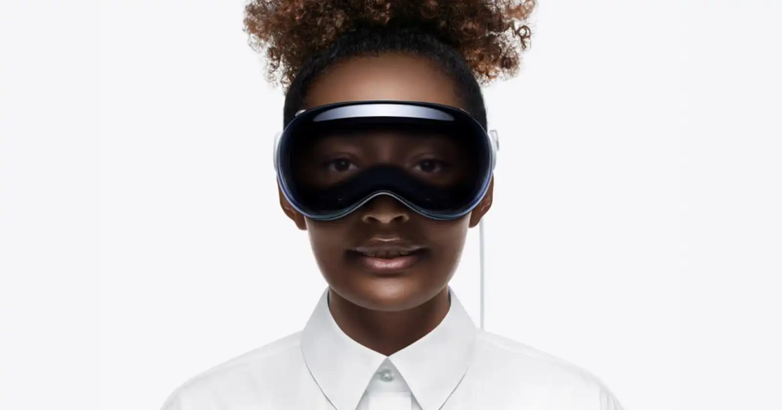 Apple Vision Pro: Gelişmiş AR Gözlüğü ile Dijital ve Fiziksel Dünyaları Birleştirme