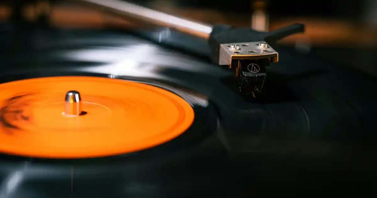 Banyo İçin Modern ve Enerji Verimli LED Tavan Lambası Seçenekleri 2023