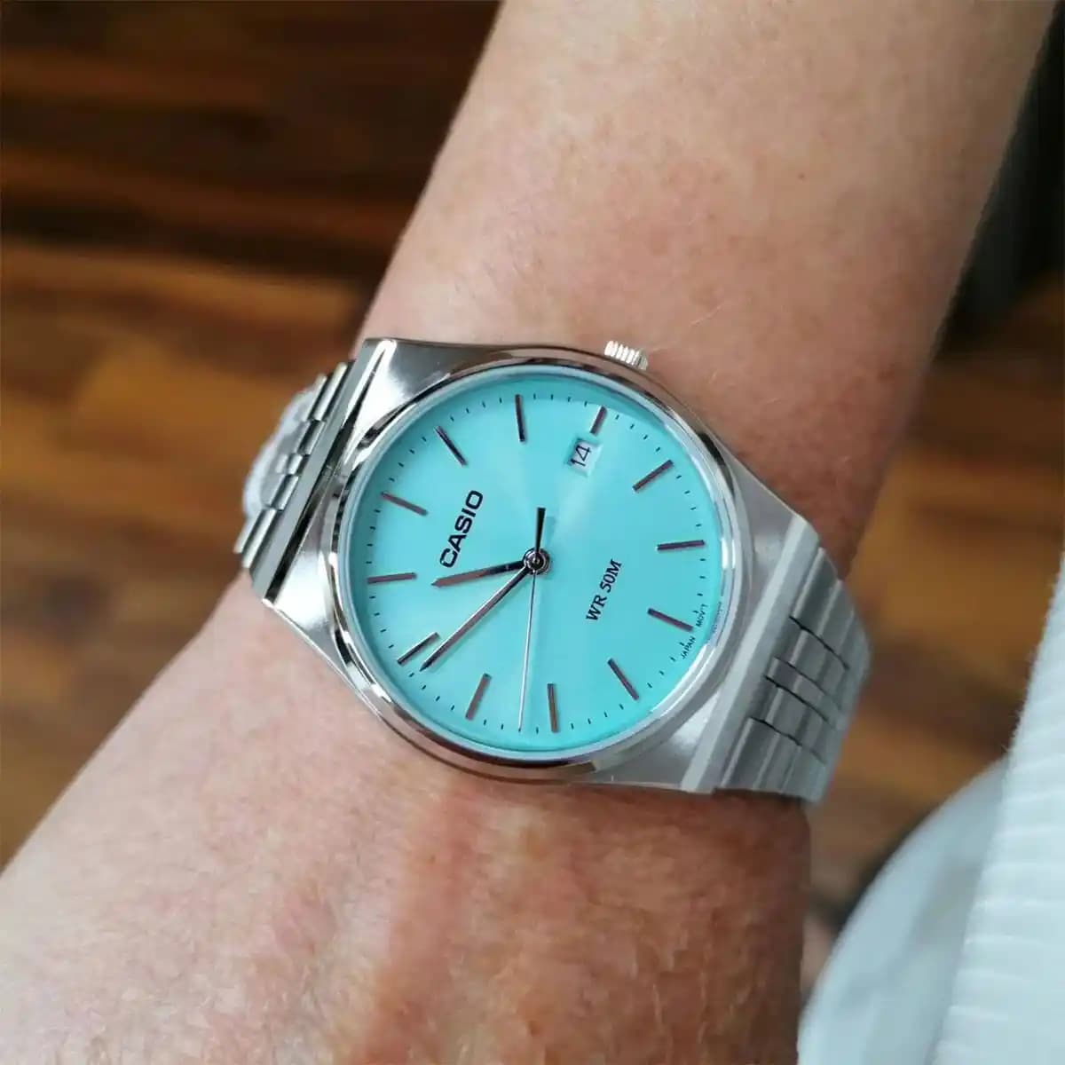 Casio MTP B145D: Şıklık ve Fonksiyonelliği Bir Arada Sunan Modern Saat Modeli