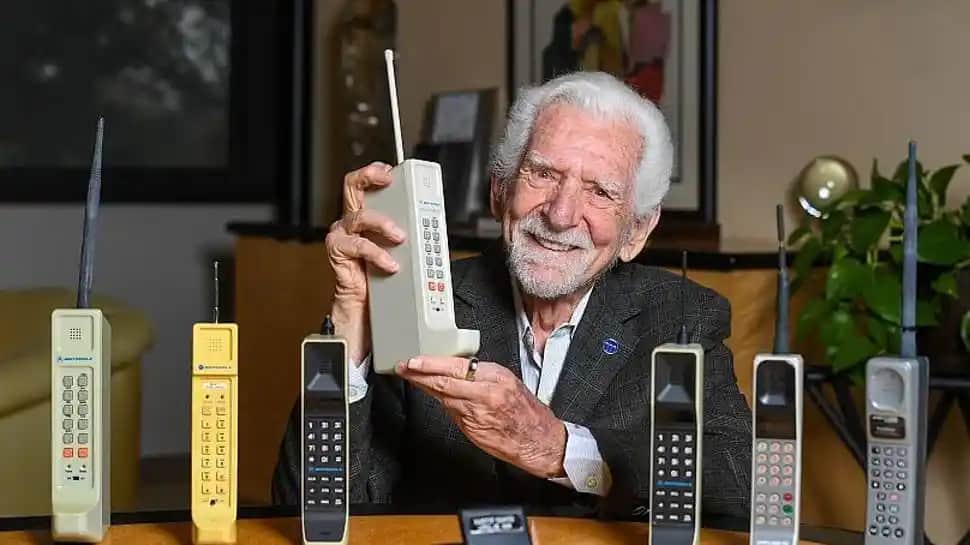 Cep Telefonunun İcadı ve Elektronik Tarihindeki Dönüm Noktası 1973 Yılında Gerçekleşti