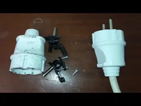 Elektrik Süpürgesi Fişi Değiştirme Rehberi: Güvenli ve Kolay Uygulama Yöntemleri