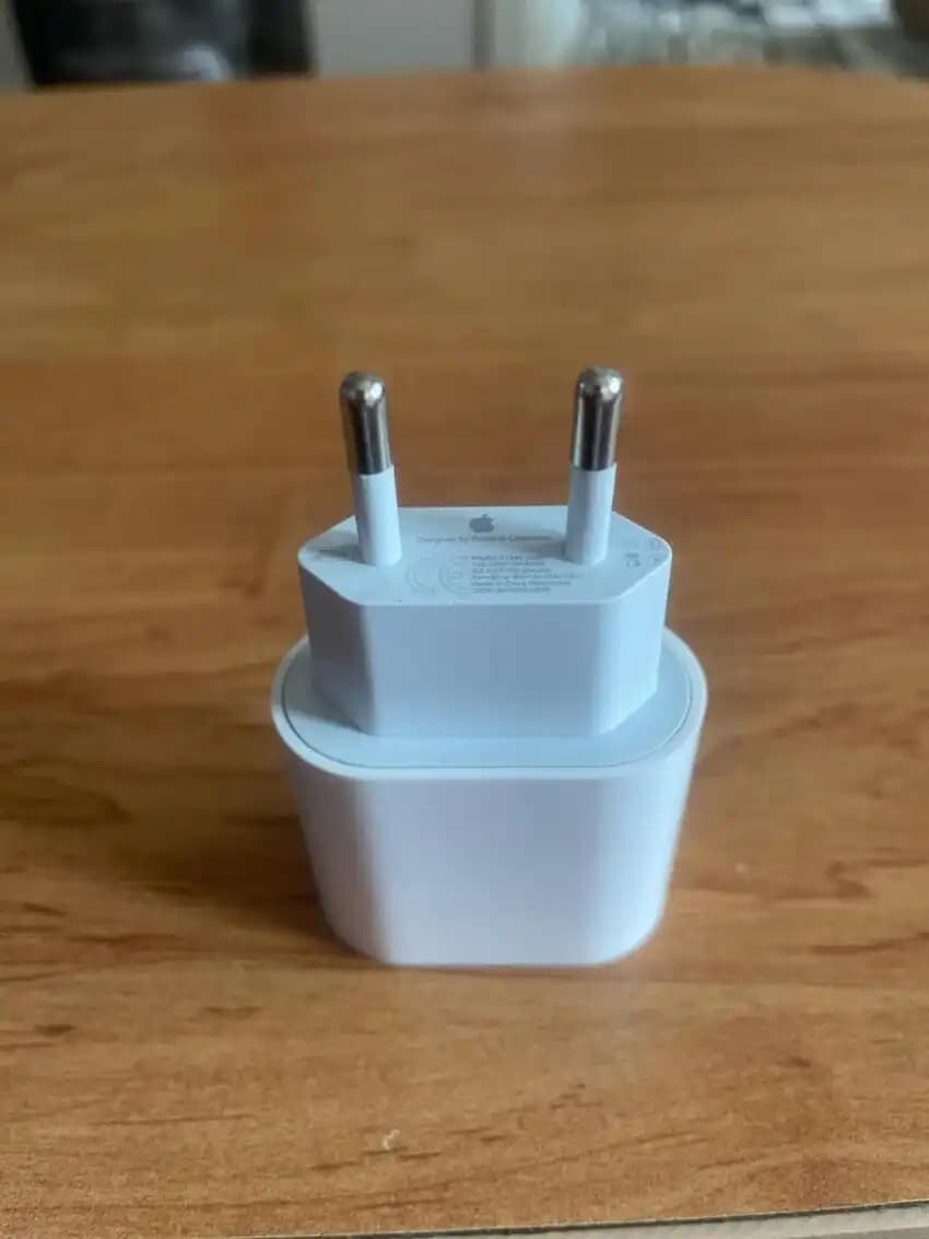 Apple Şarj Adaptörleri: Güvenli ve Yenilikçi Şarj Çözümleri Hakkında Kapsamlı Rehber