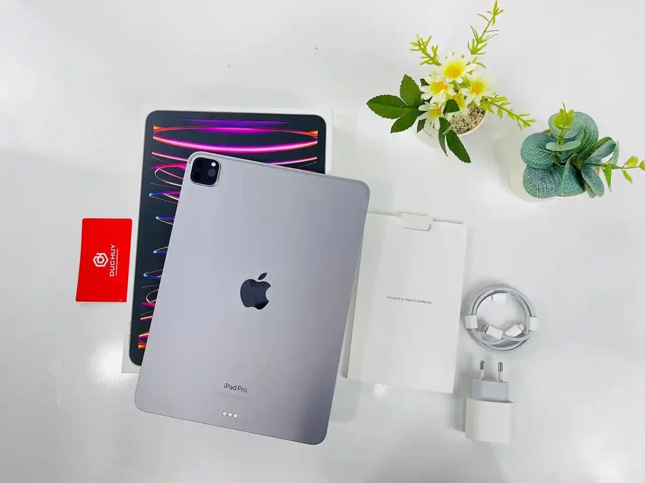 iPad Pro M2 11 İnç: Güç ve Şıklığın Birleştiği Profesyonel Tablet