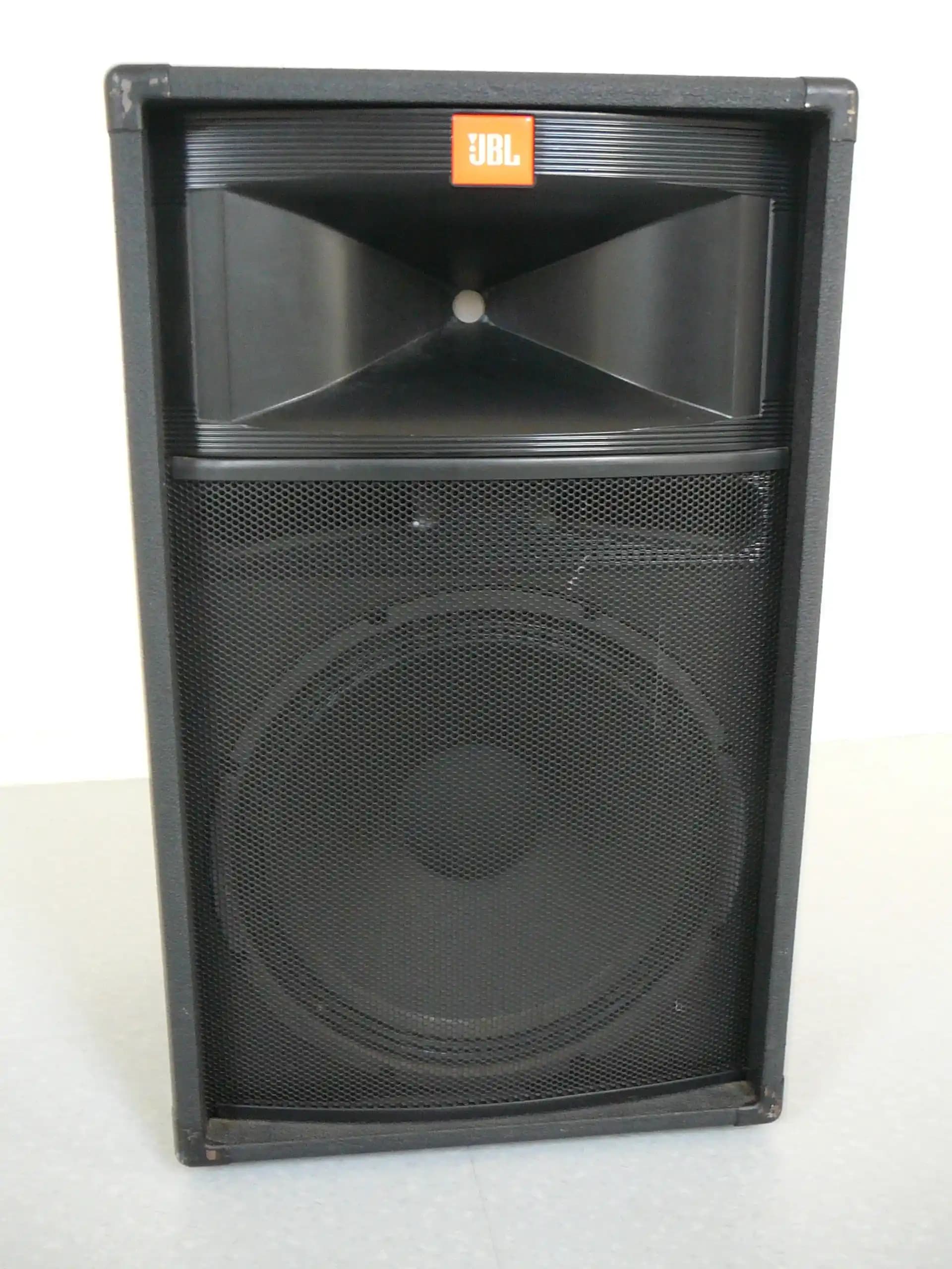 JBL TR Serisi: Yüksek Kaliteli ve Güvenilir Ses Çözümleri