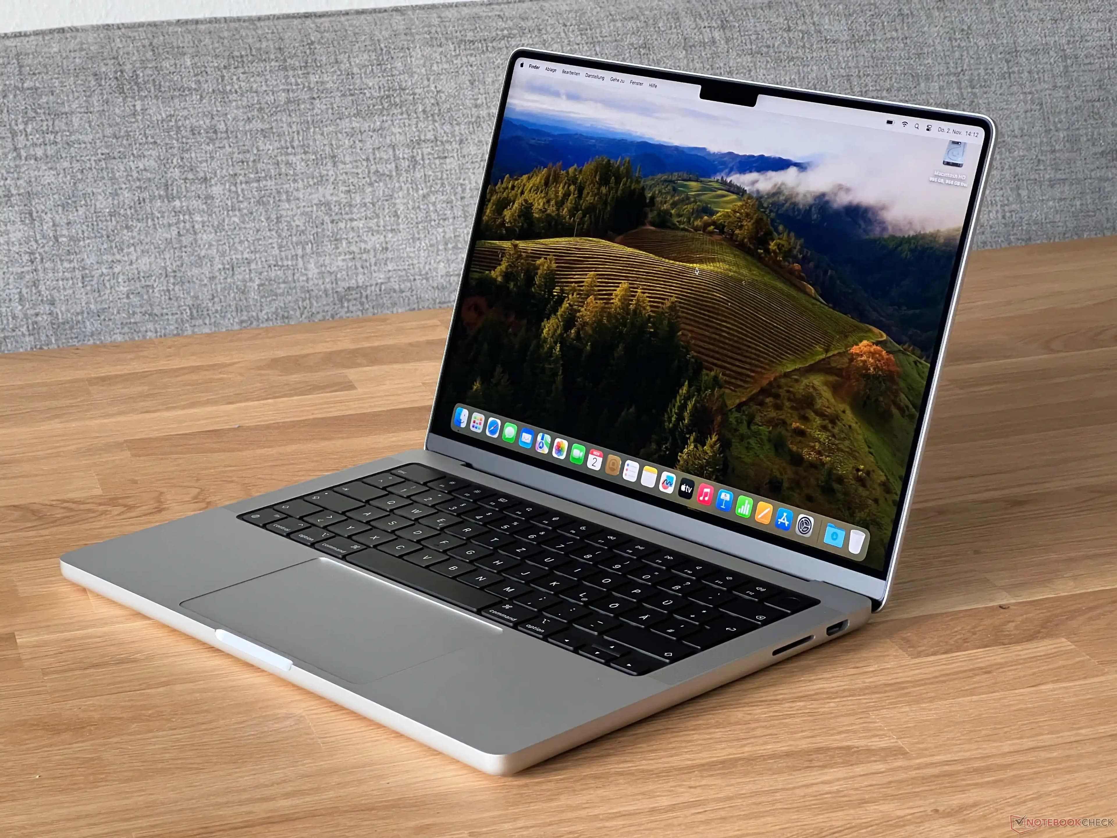 MacBook Pro'nun Temel Özellikleri ve Avantajları: Yüksek Performanslı Profesyonel Dizüstü Bilgisayar