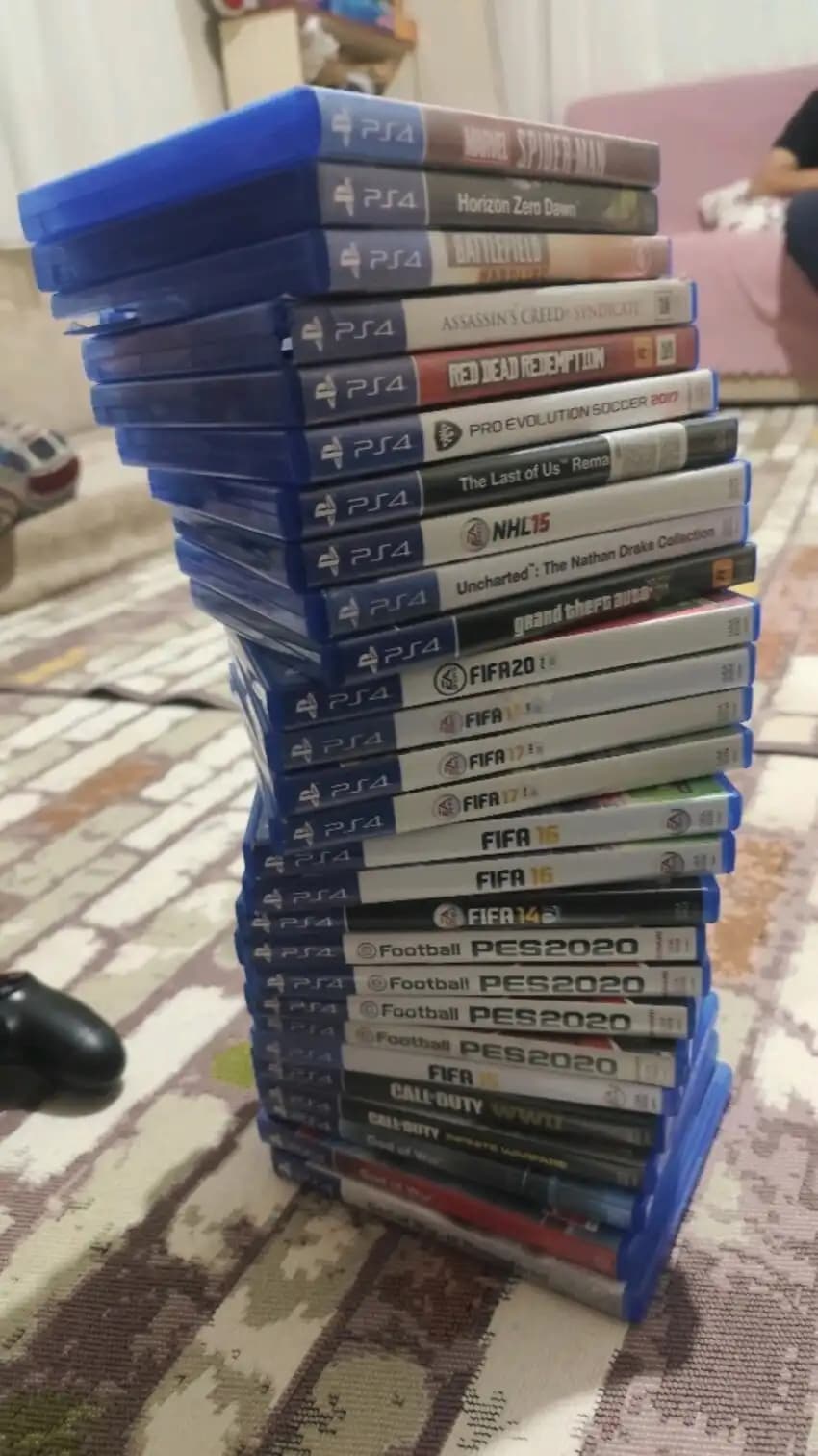 PS4 Oyun CD'leri: Dijital Dönüşüm ve Fiziksel Medyanın Günümüzdeki Yeri