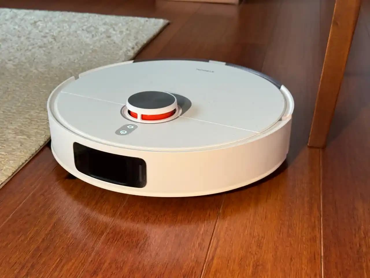 Robot Süpürgeler: Akıllı Ev Temizliğinde Devrim Yaratan Teknolojik Çözümler