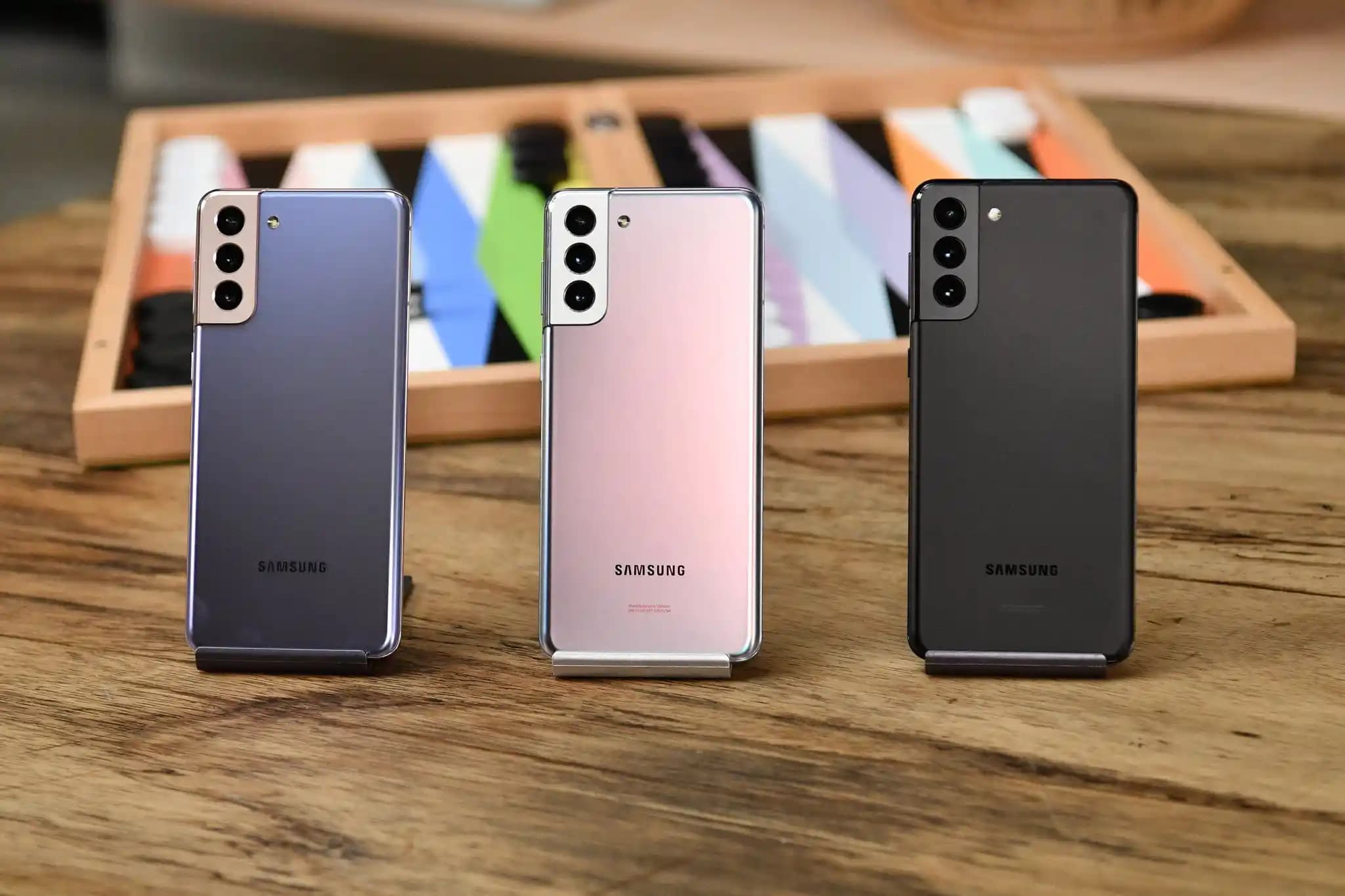 Samsung Galaxy S21: Güçlü Performans ve Modern Tasarım ile Akıllı Telefon Dünyasında Öne Çıkıyor