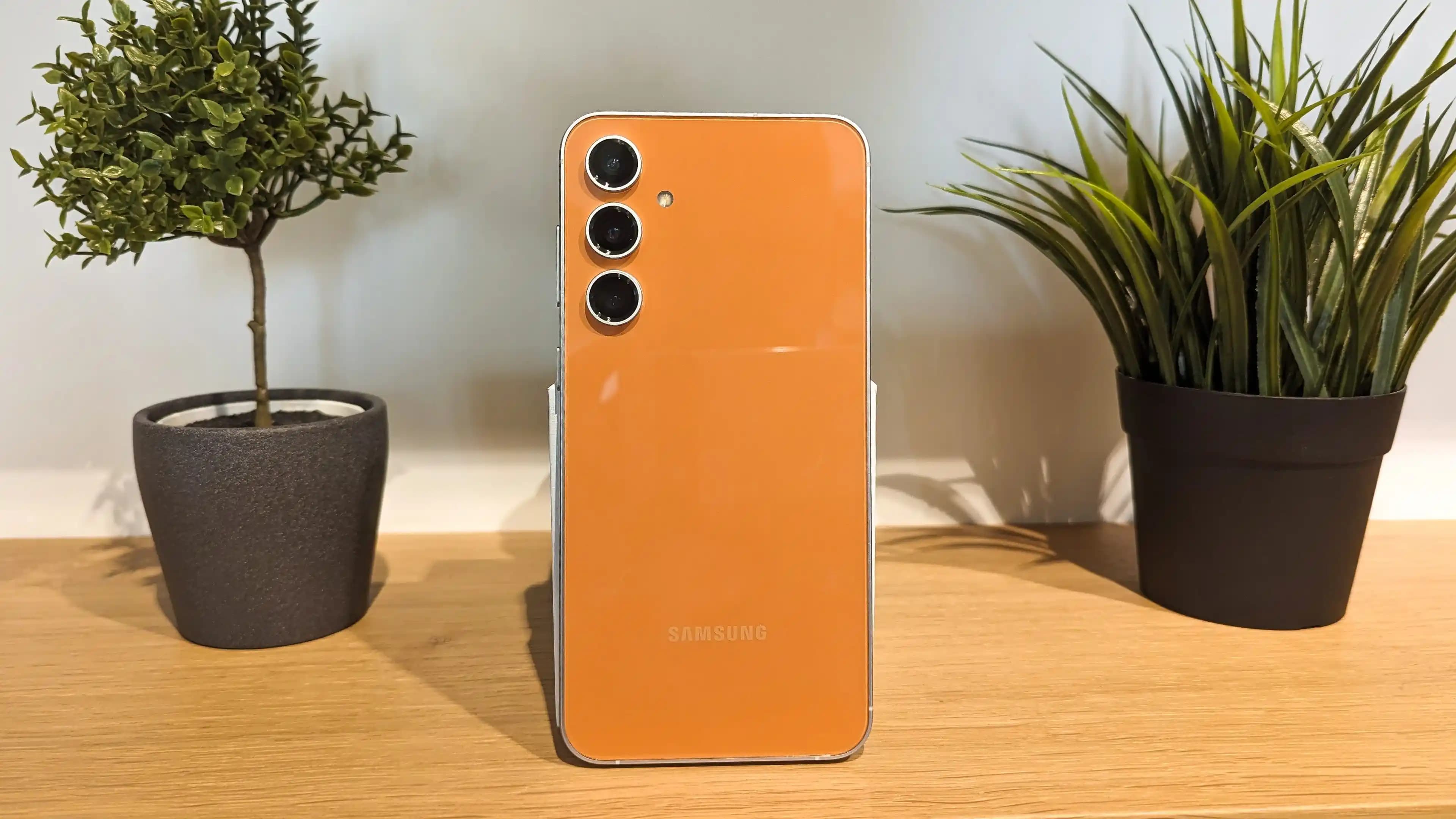 Samsung Galaxy S23 FE: Yüksek Performans ve Uygun Fiyatlı Amiral Gemisi Akıllı Telefon