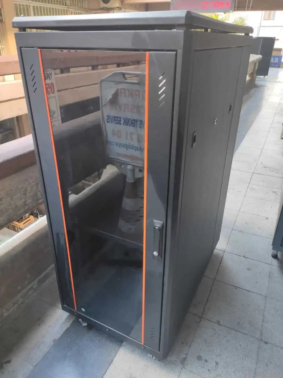 Sunucu Kabinleri: Veri Merkezleri İçin Güçlü ve Güvenilir Çözümler