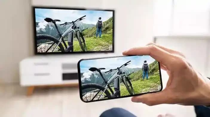 Telefonu Televizyona Yansıtma Yöntemleri ve Güncel Teknolojiler Rehberi