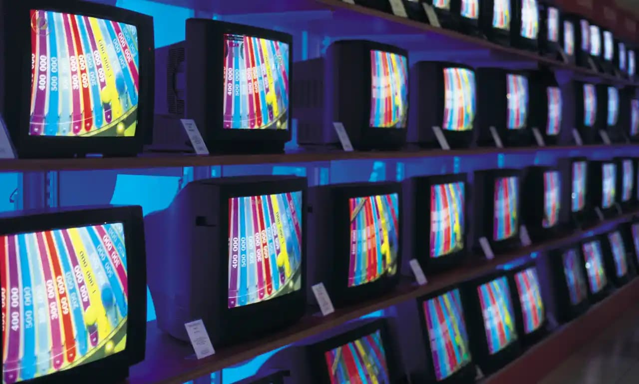 Televizyon İcadı ve Teknolojinin Eğlence Dünyasındaki Dönüşümüne Etkisi