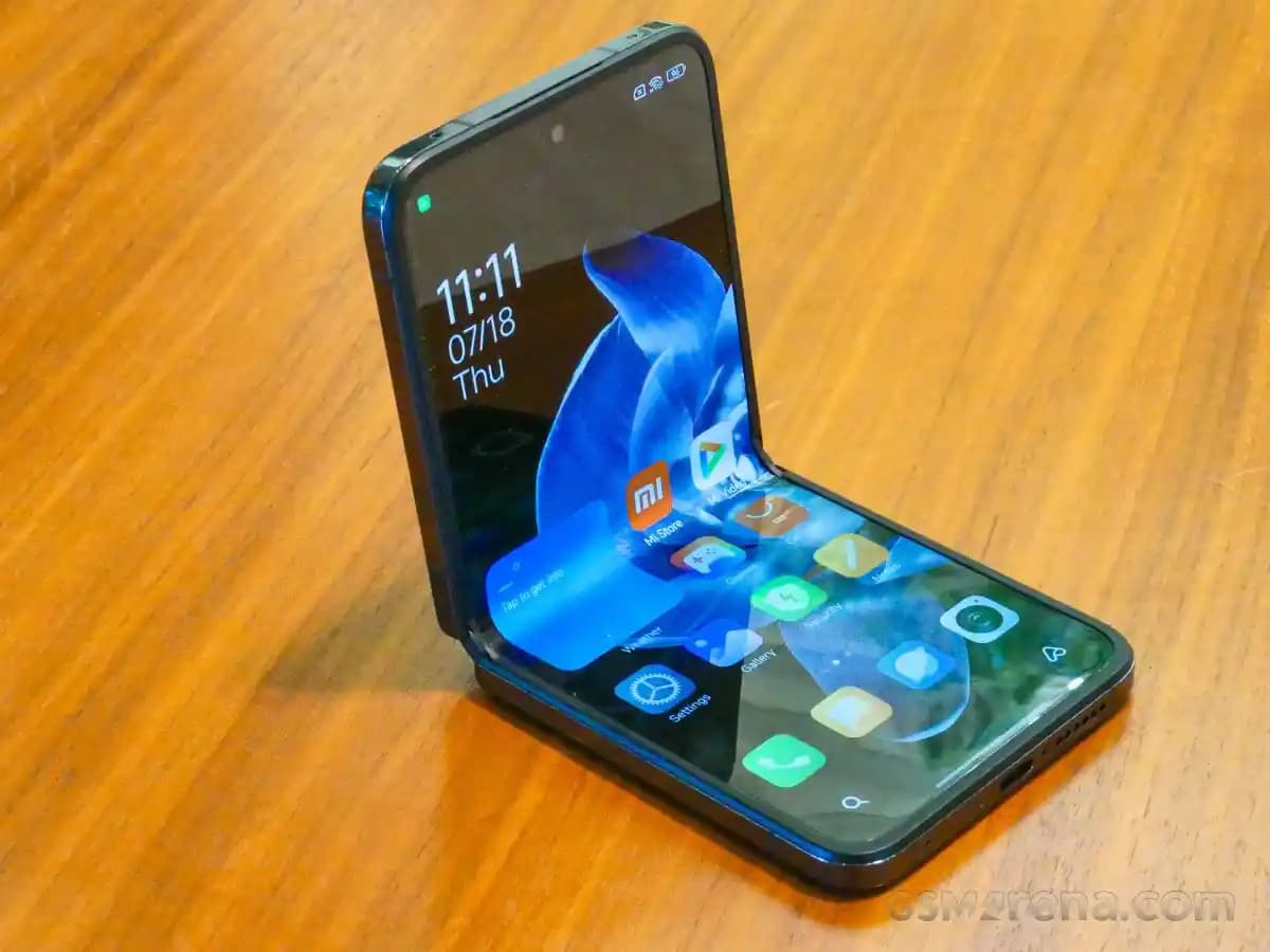 Xiaomi Mix Flip Katlanabilir Akıllı Telefon: Tasarım ve Performansın Geleceği