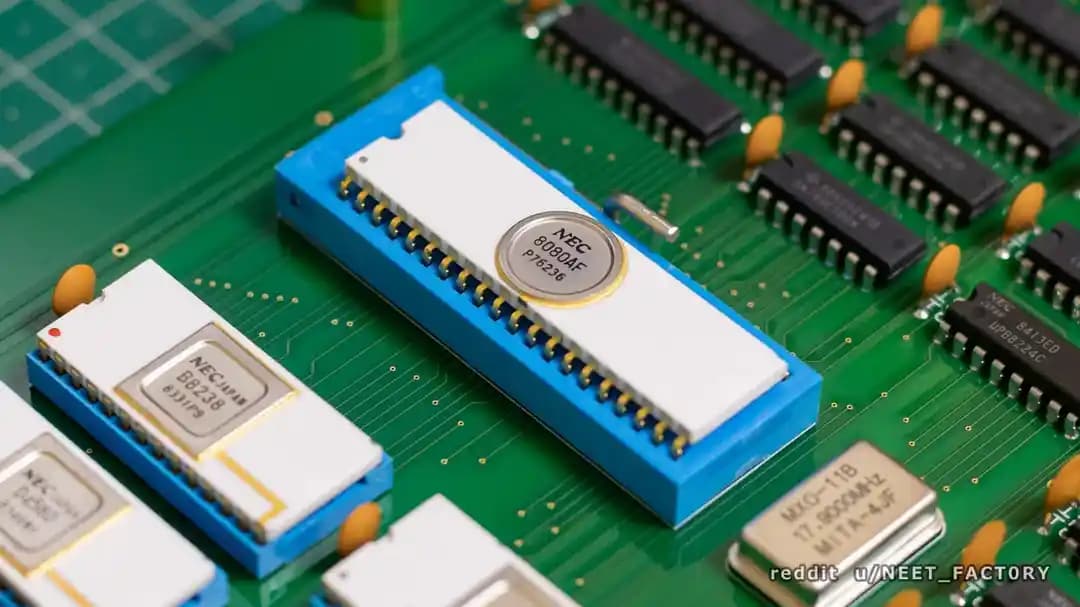 1970'lerin Beyaz Seramik Entegre Devre Paketleri: Teknik Özellikler ve Estetik Değerlendirme