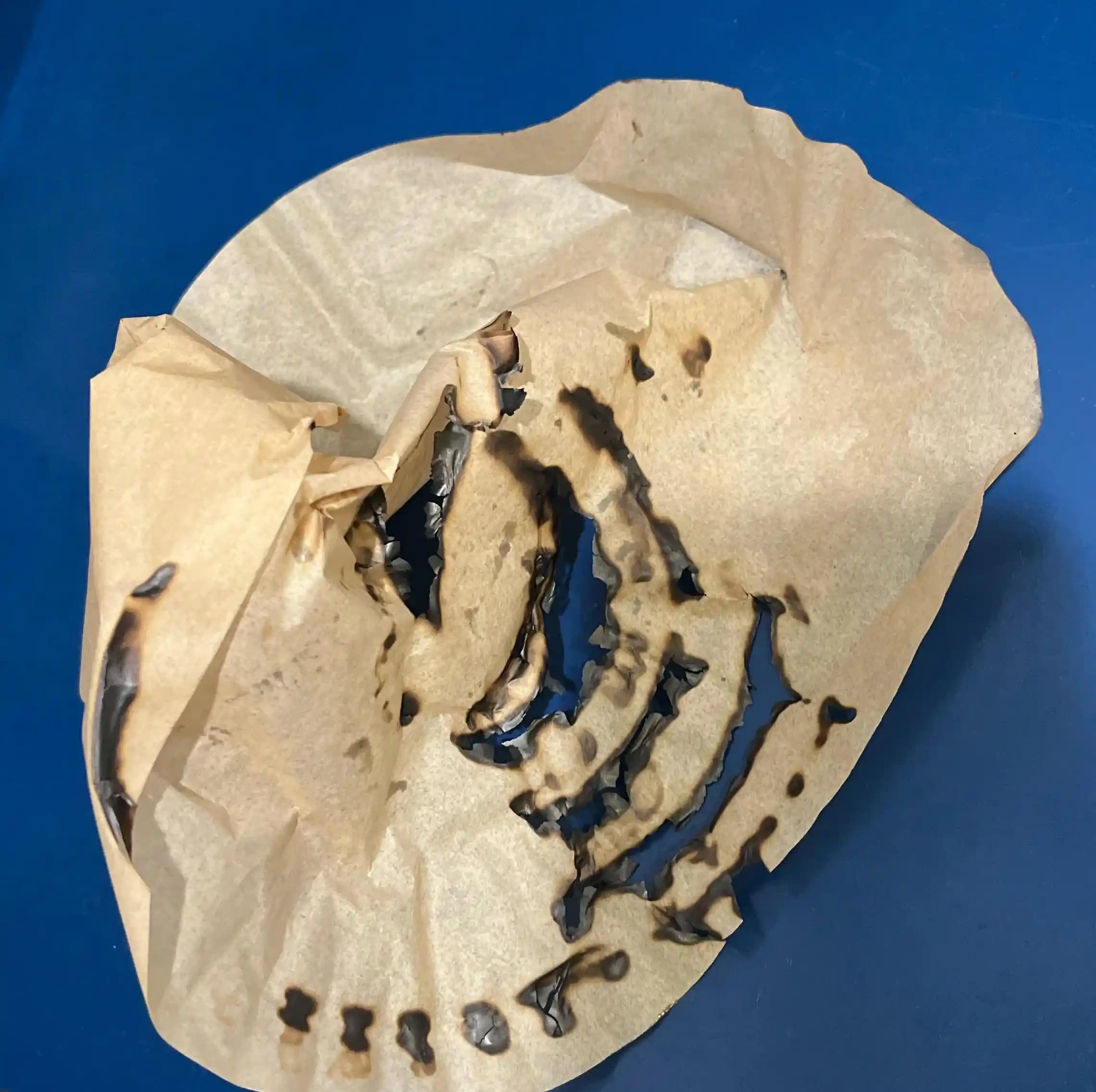 Airfryer Kullanımında Pişirme Kağıdı ve Ön Isıtma Güvenlik Riskleri ve Önlemleri