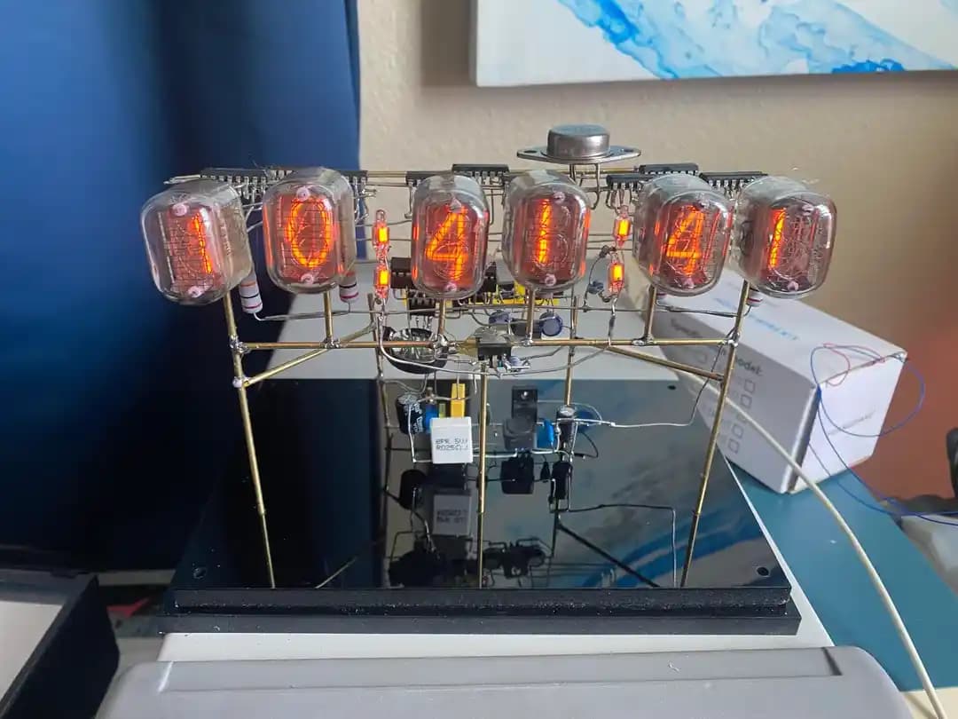 Freeform Nixie Saat Tasarımı ve Yapımı: Elektronik Montajda Deneyimler ve Güvenlik