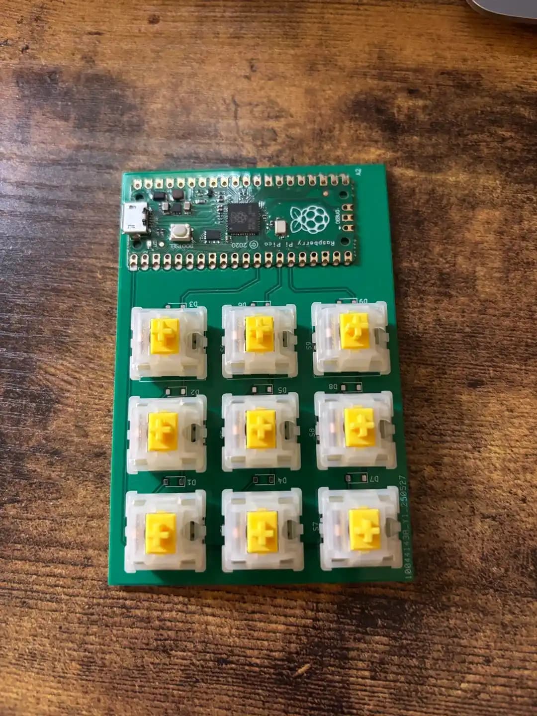 PCB Tasarımına Giriş ve İlk Makro Pad Klavye Projesinde Temel Teknikler ve Uygulamalar