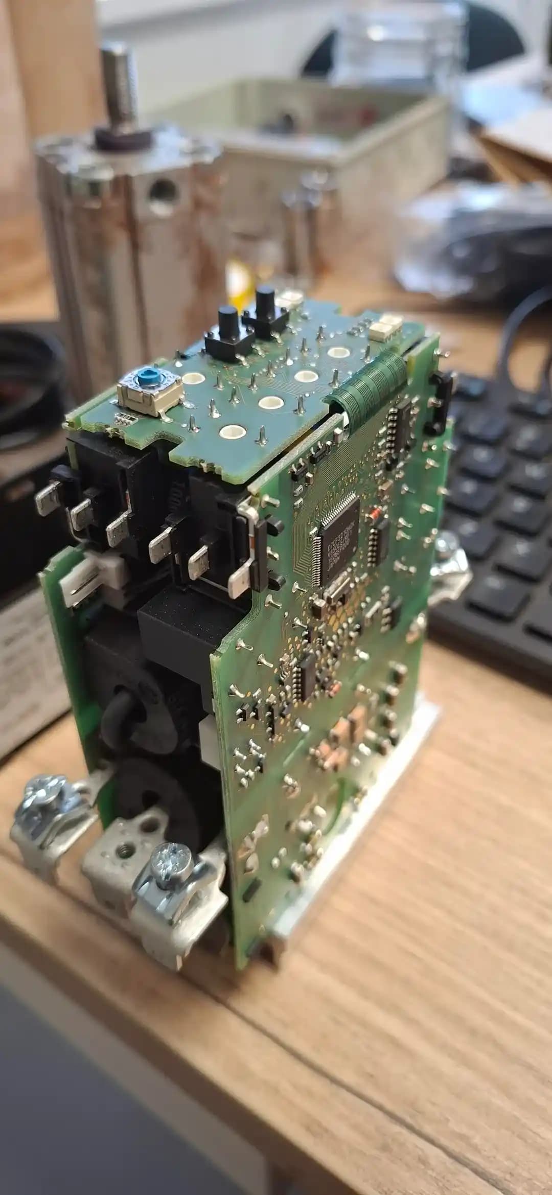 Siemens Softstarter İç Yapısı, Flex PCB Tasarımı ve Motor Koruma Özellikleri