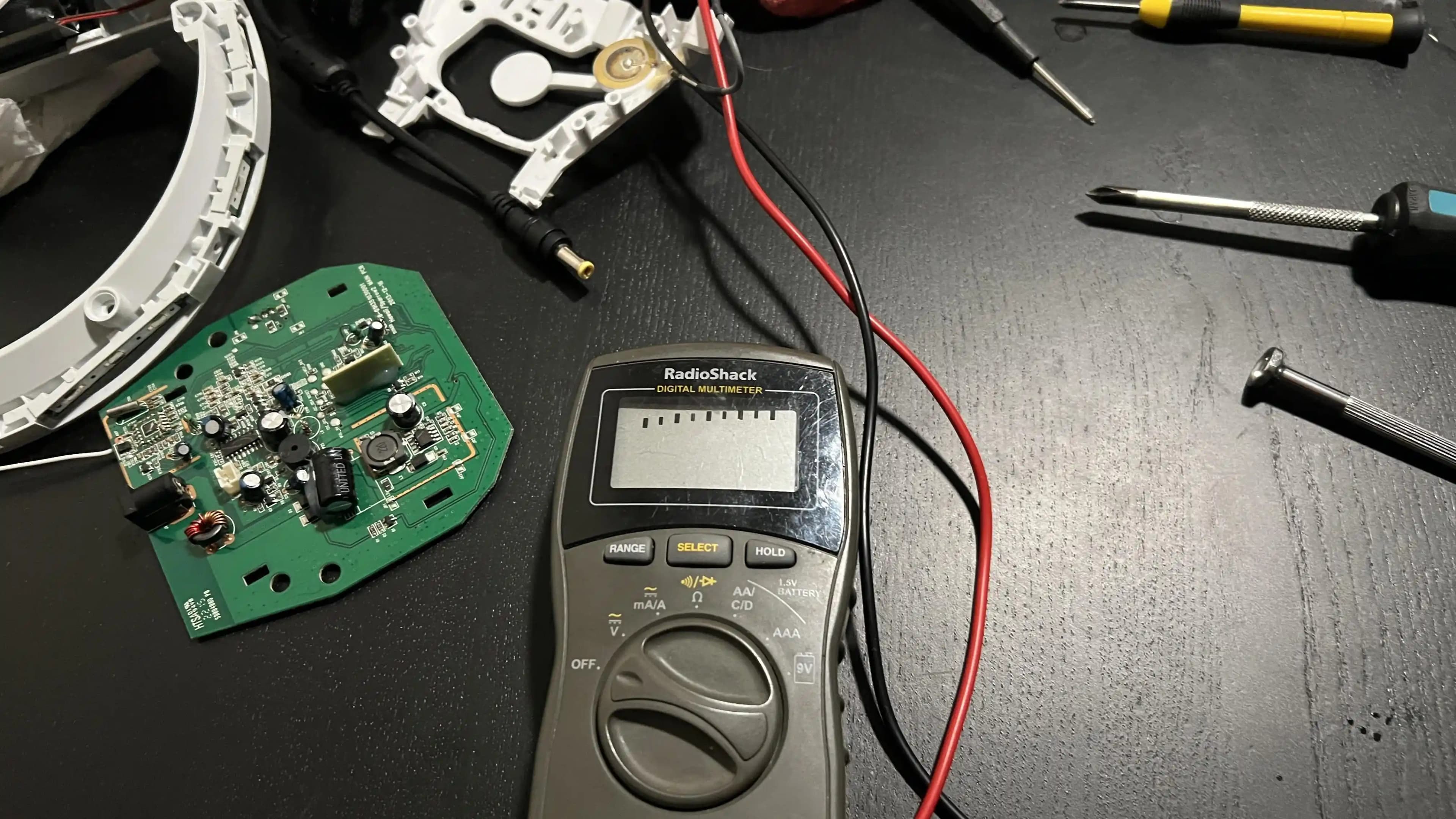 470uF Kondansatörlerin Elektronik Tamirde Önemi ve Teknik Seçim Kriterleri