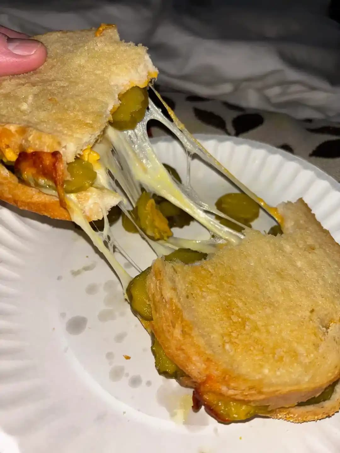 Air Fryer ile Grilled Cheese Hazırlama: Malzeme Seçimi ve Pişirme Teknikleri