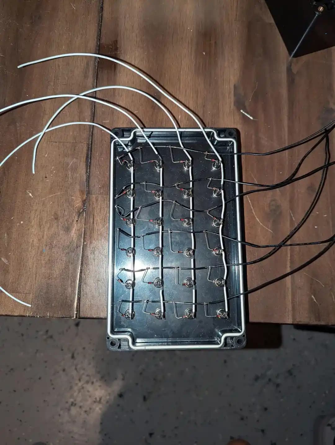 Diyot Matrisi ile Mikrodenetleyici Entegrasyonunda Klavye Tasarımı ve Uygulamaları