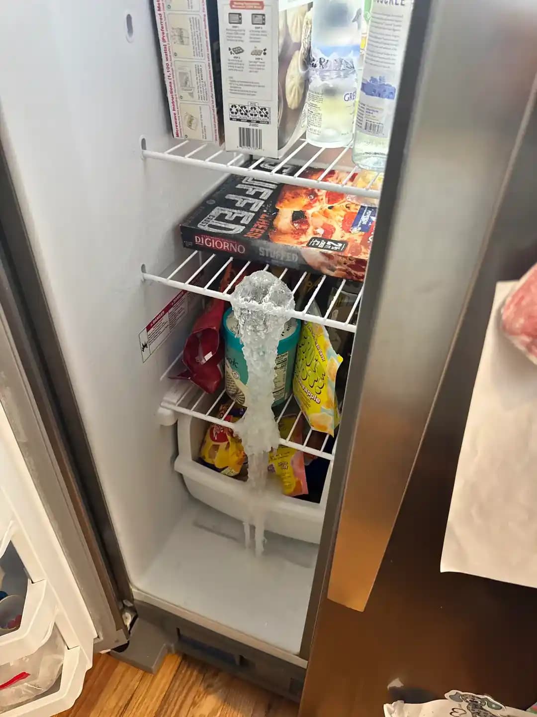 Whirlpool Buzdolabında Üst Kısım Sıcak Alt Kısım Donma Sorunlarının Nedenleri ve Çözümleri