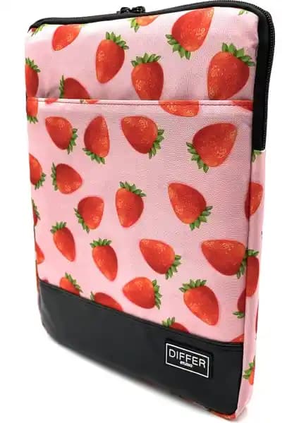 Differ Studio 13-13.3 inç Çilek Desenli Suya Dayanıklı Laptop Kılıfı