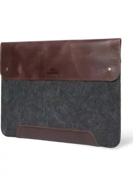 MegaGear Hakiki Deri ve Keçeli MacBook Pro Kılıfı Şıklık ve Koruma Sunan Modern Tasarım