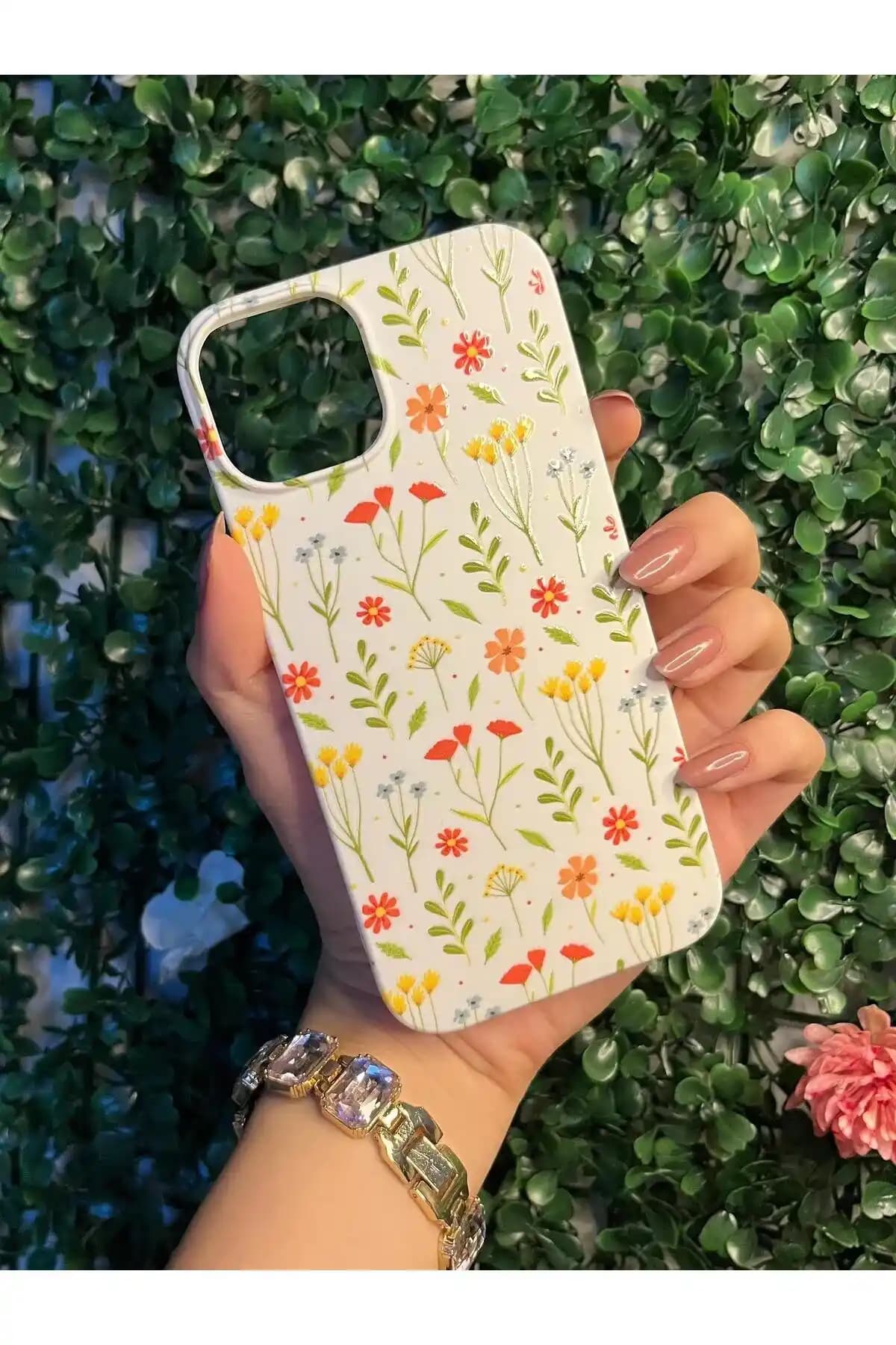 Desenli Lansman Telefon Kılıfı: Estetik ve Koruma Sunan Popüler Aksesuarlar